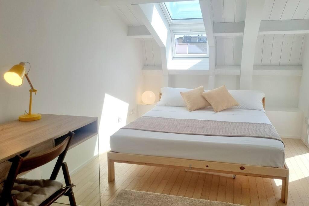 Duomo 10min Shopping&relax Fast Wifi & Balcony Milan
