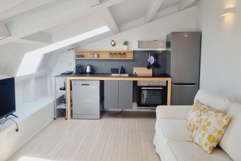 Apartment Duomo 10min Shopping&relax Fast Wifi & Balcony Milan